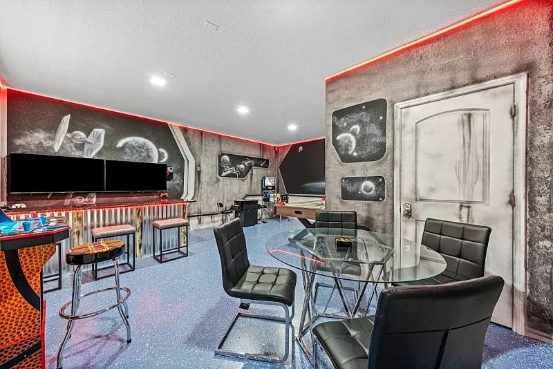 Palm Court Villa | Luxury Pool Home | Games Room | Minutes to Disney! in Kissimmee, Florida, United States — photo 3