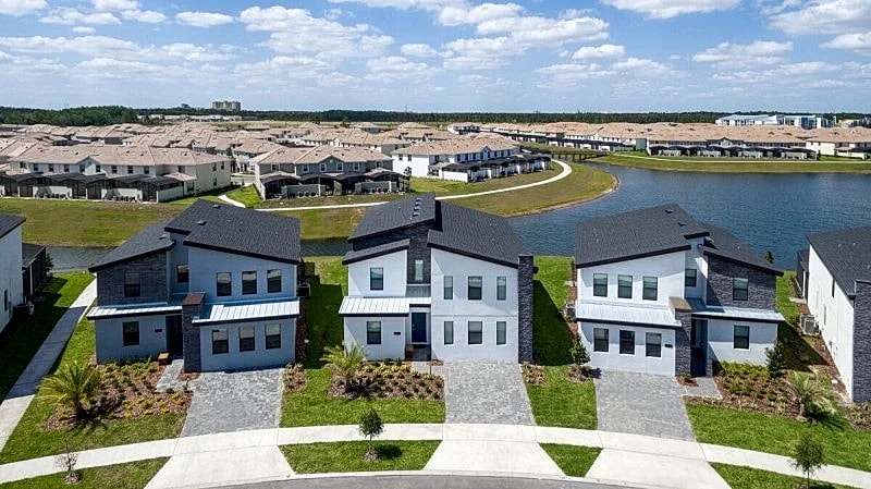 Fable Haven | 9 Bedroom Pool Home with Game Room! in Kissimmee, Florida, United States — photo 2