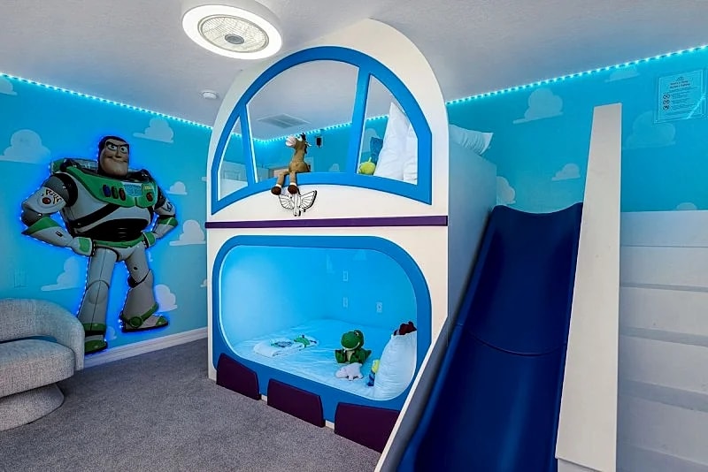Sunset Mansion | Amazing Themed Theater Room and Bedrooms | Games Room | Near Disney in Kissimmee, Florida, United States — photo 4