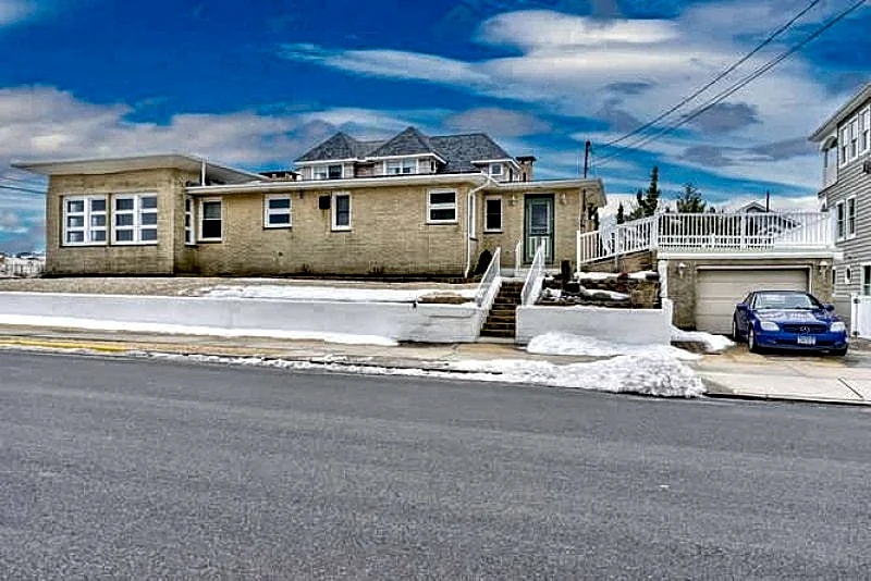 Classic Ocean Front home located at the south end of Seaside Park in Seaside Park, New Jersey, United States — photo 2