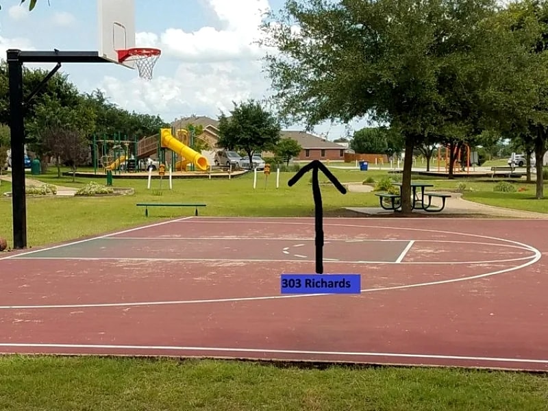 4 Bedrooms 2 Bathrooms House 303 Richards Dr in Hutto, Texas, United States — photo 3