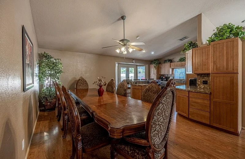 Family Fun Getaway. Sleeps up to 18, heated pool, basketball court in Peoria, Arizona, United States — photo 5