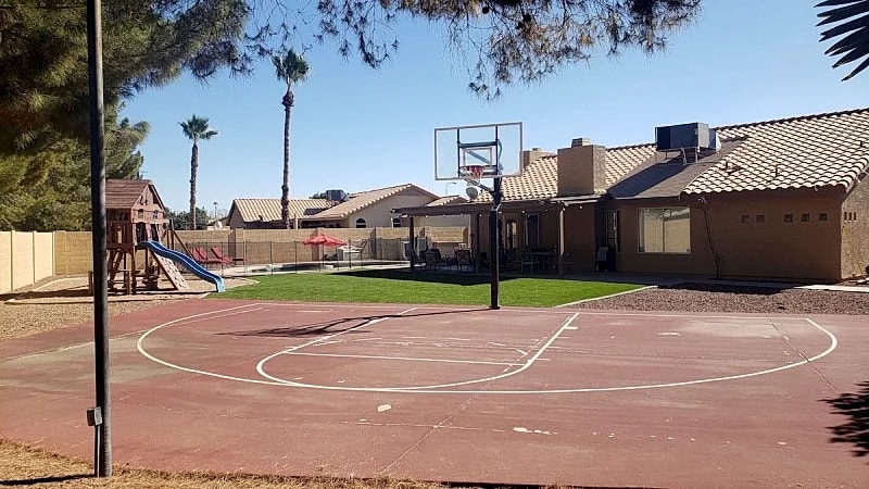Family Fun Getaway. Sleeps up to 18, heated pool, basketball court in Peoria, Arizona, United States — photo 4