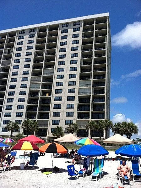 Check This One Out! Best Location-Quiet And Nice Wide Beach in Myrtle Beach, South Carolina, United States — photo 5