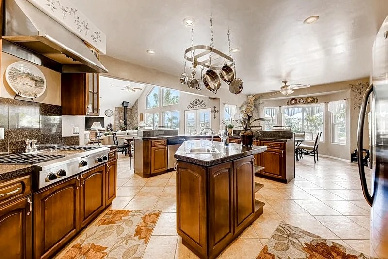 Upscale Country Pool Home with Private Expansive Views in Valley Center, California, United States — photo 2