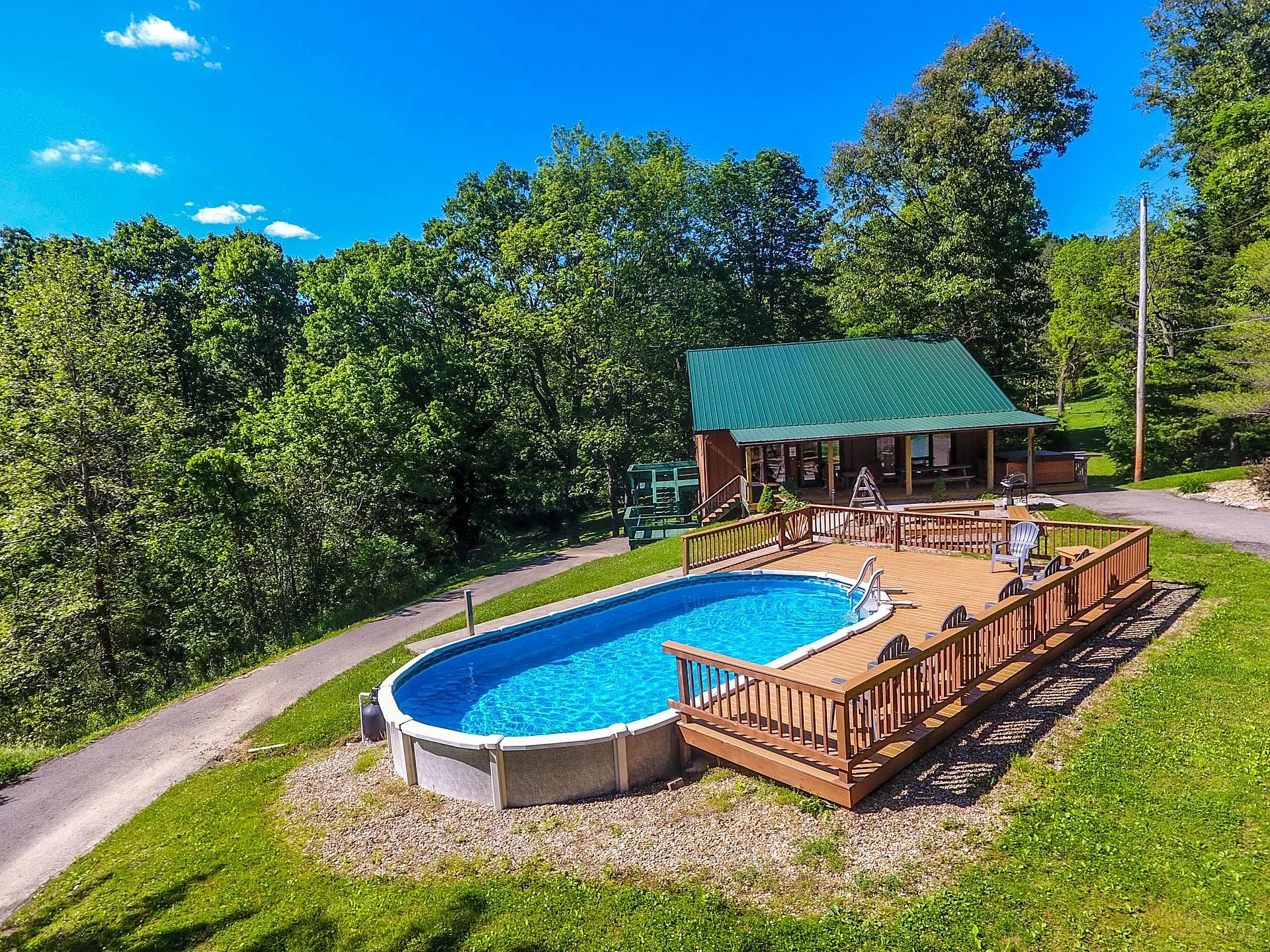 Hocking Hills Luxury Lodge with swimming pool in Nelsonville, Ohio, United States — photo 4