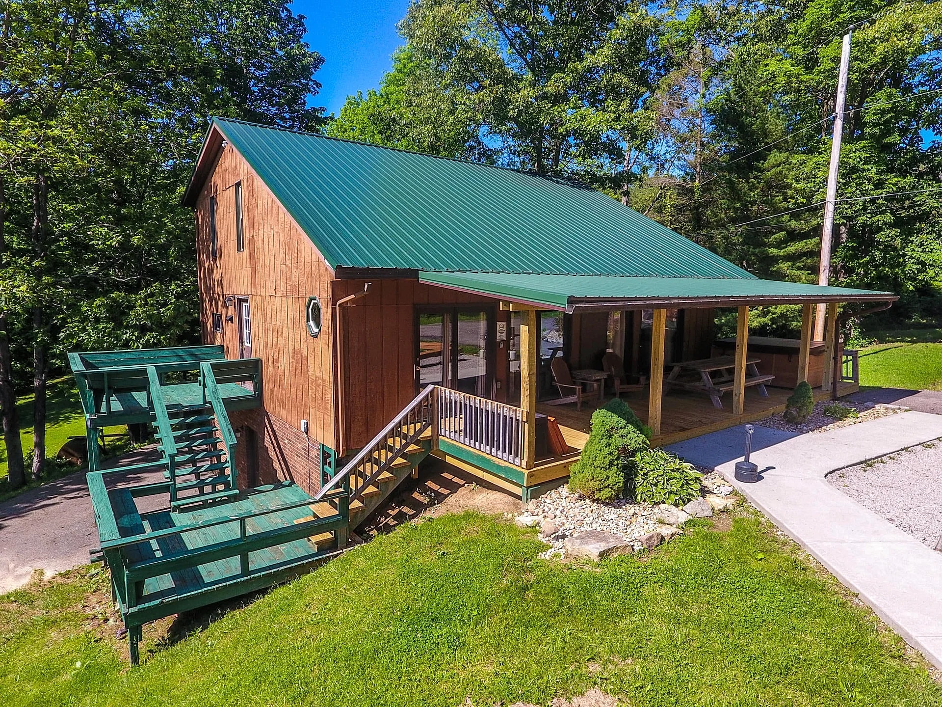 Hocking Hills Luxury Lodge with swimming pool in Nelsonville, Ohio, United States — photo 3