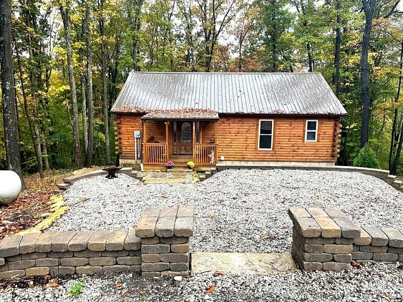 Luxury Cavalier Log Cabin in Hocking Hills with Hot Tub in Logan, Ohio, United States — photo 5