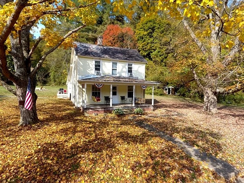 Lovely Laurel Run Cottage, Hocking Hills, Hot Tub in Nelsonville, Ohio, United States — photo 3