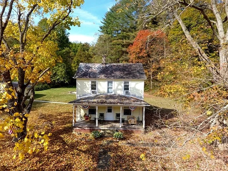 Lovely Laurel Run Cottage, Hocking Hills, Hot Tub in Nelsonville, Ohio, United States — photo 2