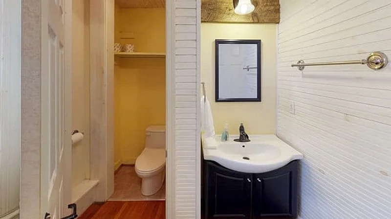 Posy Room Bed and Breakfast near Hocking Hills with Hot Tub in Nelsonville, Ohio, United States — photo 4