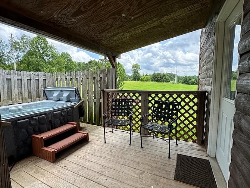 Cozy Hocking Hills Couples Cabin | Private Hot Tub in Nelsonville, Ohio, United States — photo 4