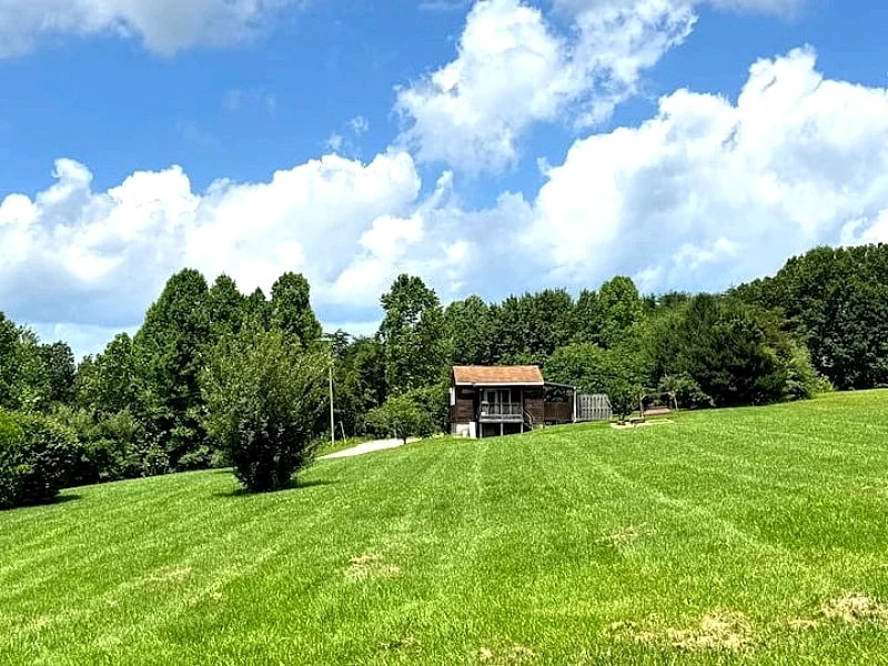 Cozy Hocking Hills Couples Cabin | Private Hot Tub in Nelsonville, Ohio, United States — photo 2