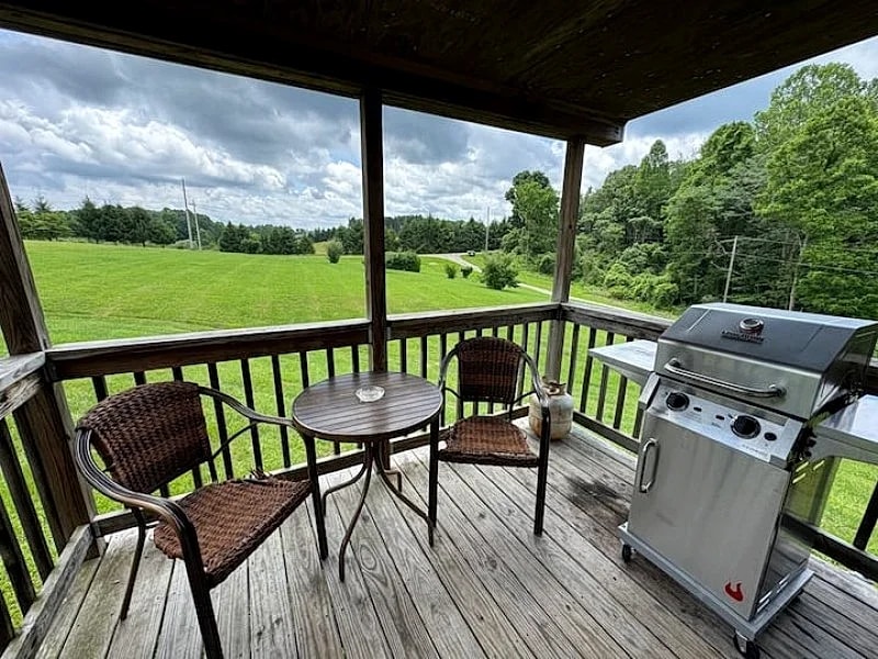 Cozy Hocking Hills Couples Cabin | Private Hot Tub in Nelsonville, Ohio, United States — photo 3