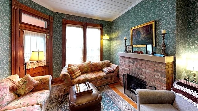 Terrace Room Bed & Breakfast near Hocking Hills with Hot Tub in Nelsonville, Ohio, United States — photo 2