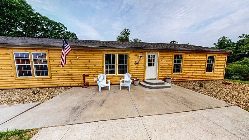 Black Bear Lodge w/ Private Pool & Hot Tub near Hocking Hills in Nelsonville, Ohio, United States — photo 5