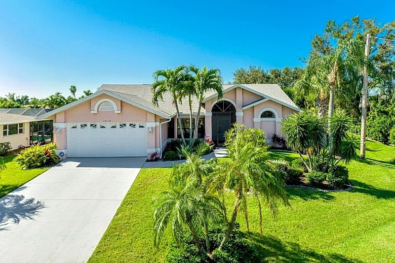 Fantastic south-facing, central, peaceful and only a few minutes from the Caloosahatchee river in Cape Coral, Florida, United States — photo 3