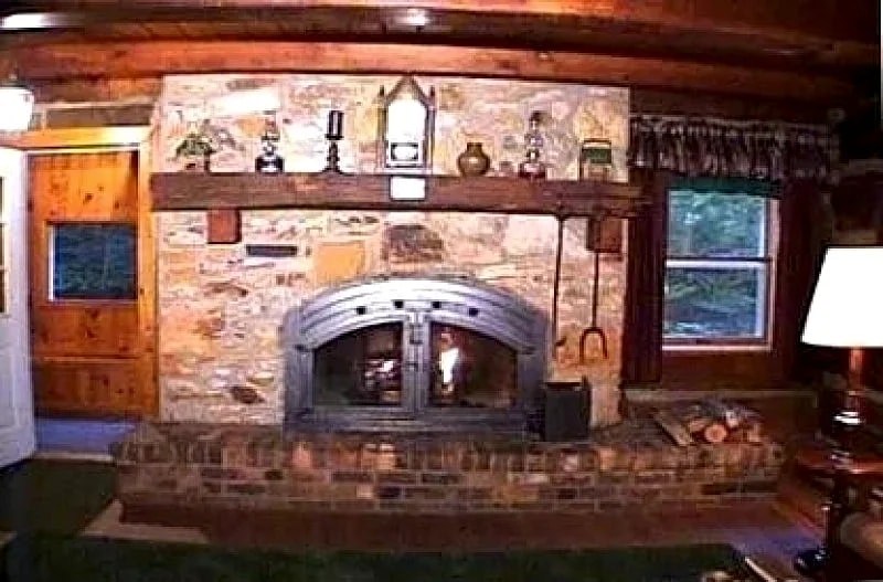 FIELDSTONE AND LOG HOME ON BEECH. Ski season dates available at 2024 prices! in Banner Elk, North Carolina, United States — photo 3