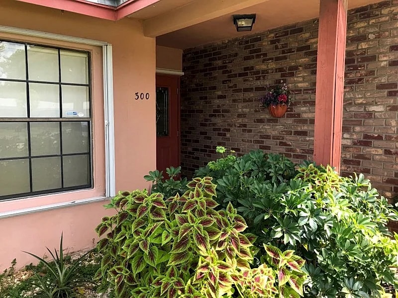 3 Bedroom, 2 Bath, Heated Pool, Free WiFi, Handicap Accessible Immaculate Home in Margate, Florida, United States — photo 5
