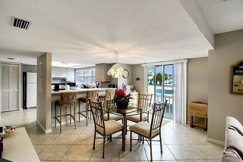 Gulf & Bay Bayside - 1200 On Siesta Key in Siesta Key, Florida, United States — photo 3