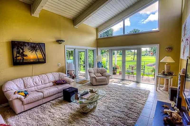3BR Vacation Saltwater Pool Home on Golf Course, w/Spectacular Panoramic views in Plantation, Florida, United States — photo 4