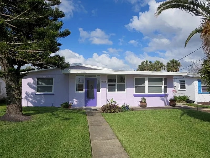 2 bedroom beachside home lrg fenced yard dogs welcome
