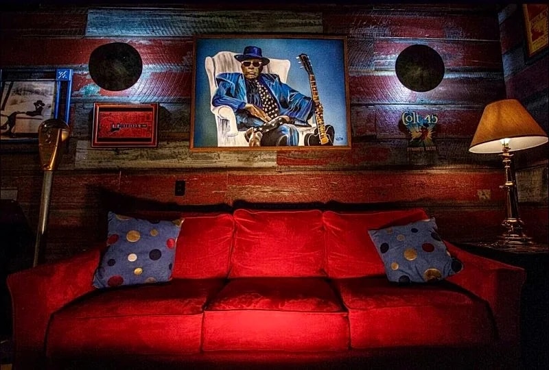 The Hooker Hotel - 'Unique, Cool, and Spacious, with a killer location - Clarksdale in Clarksdale, Mississippi, United States — photo 2