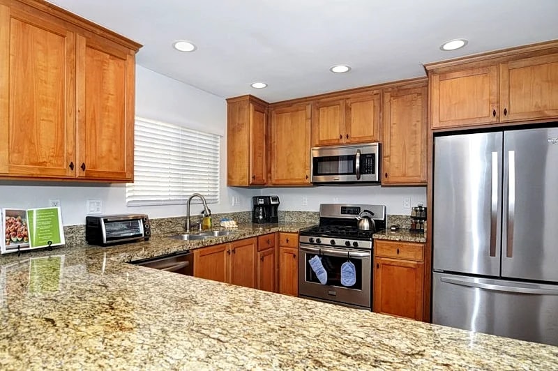 NEW LISTING- Balboa Peninsula 3B/R 2ba OceanView Close to Beach and Bay with A/C in Newport Beach, California, United States — photo 5