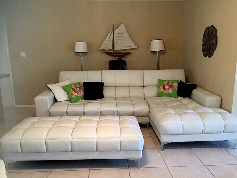 Alice's Beach Bungalows 2 Bedroom Home 500' to the Beach! in Treasure Island, Florida, United States — photo 3