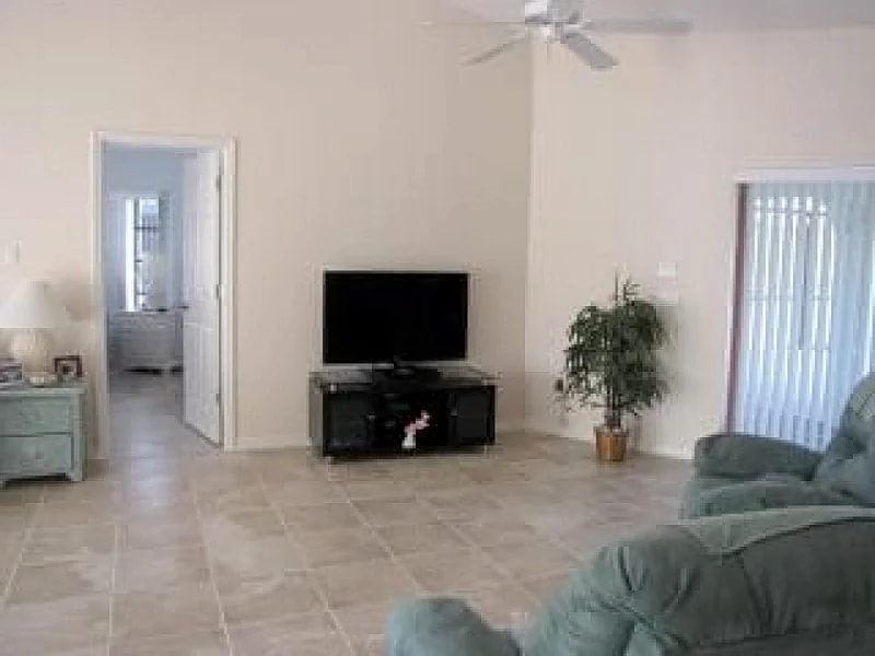 SPACIOUS HOME WITH HEATED POOL in Port Charlotte, Florida, United States — photo 3