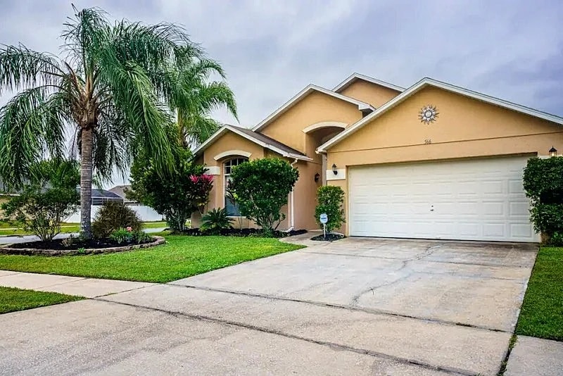 4 bed villa - Eagle Pointe - Kissimmee in Kissimmee, Florida, United States — photo 2