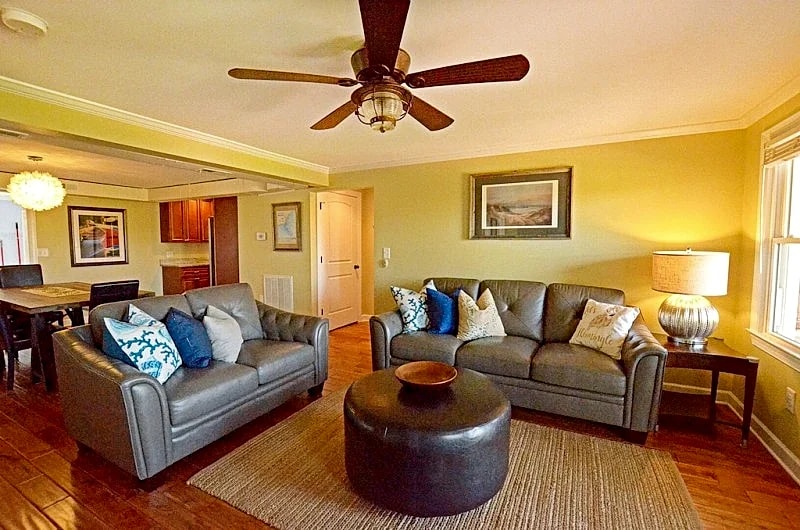 Ocean Front Property- New Upgraded Furnishings- Private Beach Access in Carolina Beach, North Carolina, United States — photo 3