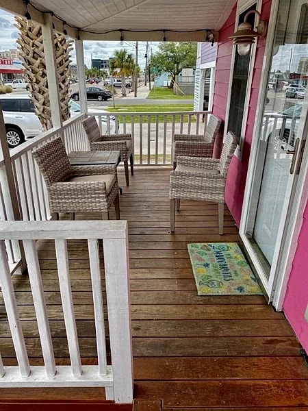 Cutest Cottage on the Beach- FREE WIFI and Laundry Included in Carolina Beach, North Carolina, United States — photo 4