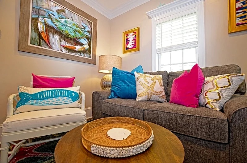 Adorable Beach Bungalow- All high end finishes- WIFI- BRAND NEW- Linens provided in Carolina Beach, North Carolina, United States — photo 3