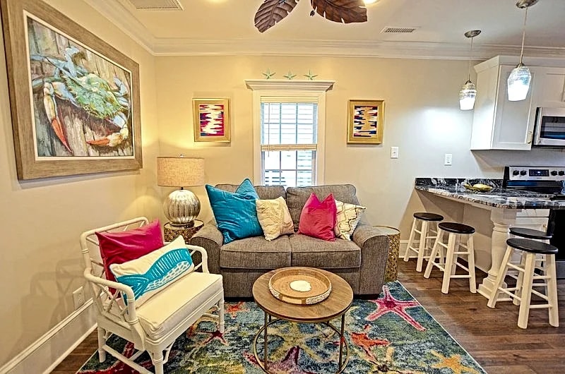 Adorable Beach Bungalow- All high end finishes- WIFI- BRAND NEW- Linens provided in Carolina Beach, North Carolina, United States — photo 2