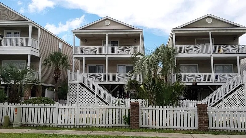 LOCATION NEAR PIER- 5 Bedrooms- Ocean Views- Pool & Hot Tub