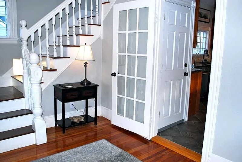 5-bedroom house. Close to airport, bus & train. 10 min from Boston. Sleeps 10. in Melrose, Massachusetts, United States — photo 3