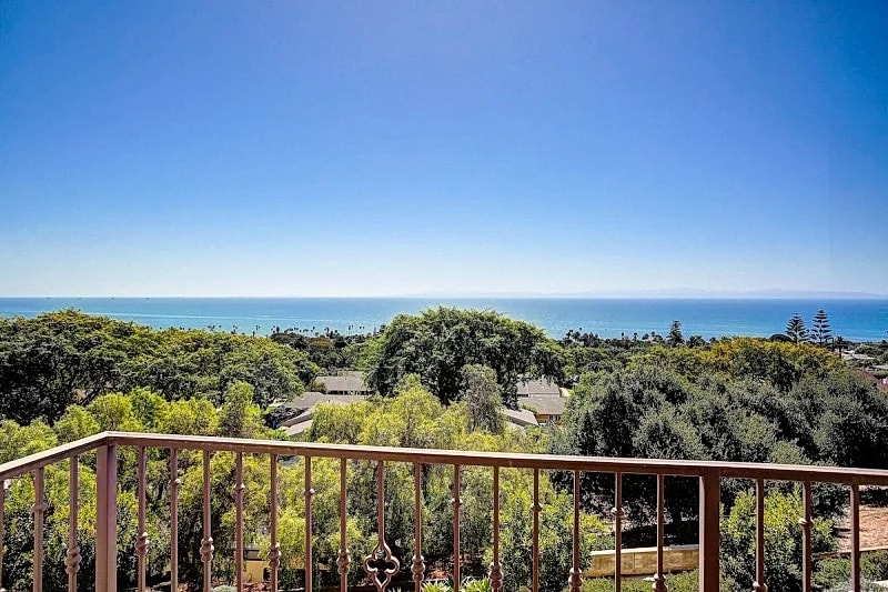 Ocean View Villa - Dog friendly, incredible views, beach, shopping with central A/C! in Santa Barbara, California, United States — photo 4