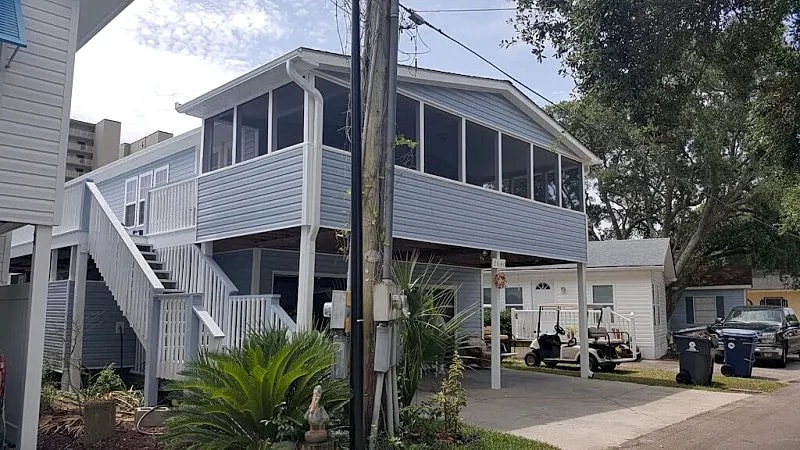 Steps away from the beach beautiful 5 bedrooms house in Surfside Beach, South Carolina, United States — photo 3