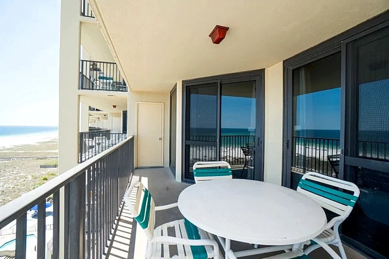 GREAT RATES! BOOK NOW AND SAVE!*BEACH FRONT*9th Floor Unit 6912 in Orange Beach, Alabama, United States — photo 2
