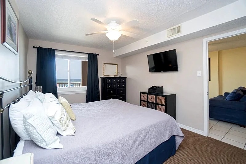 Fantastic Rates! BOOK NOW*DIRECT BEACH FRONT*Royal Palms 205*Sleeps 6 in Gulf Shores, Alabama, United States — photo 4