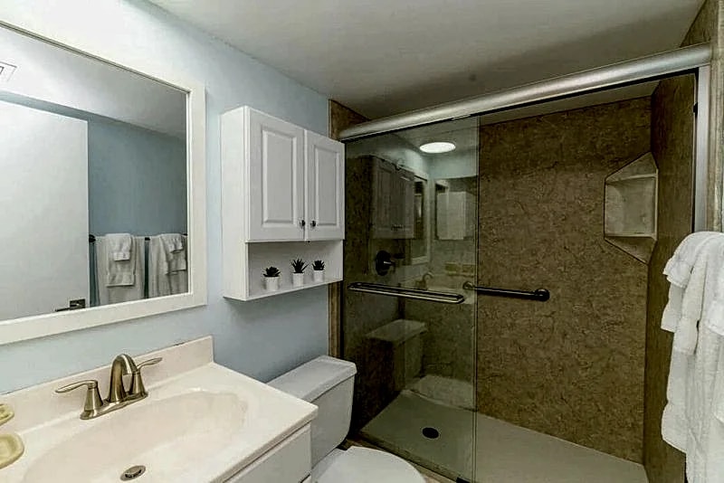 Direct Oceanfront - Beautifully updated - Excellent Ocean Views in Satellite Beach, Florida, United States — photo 4
