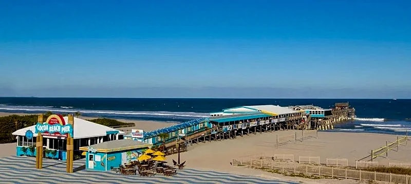 Next to Cocoa Beach Pier - Family Friendly & Right on the Ocean in Cocoa Beach, Florida, United States — photo 2