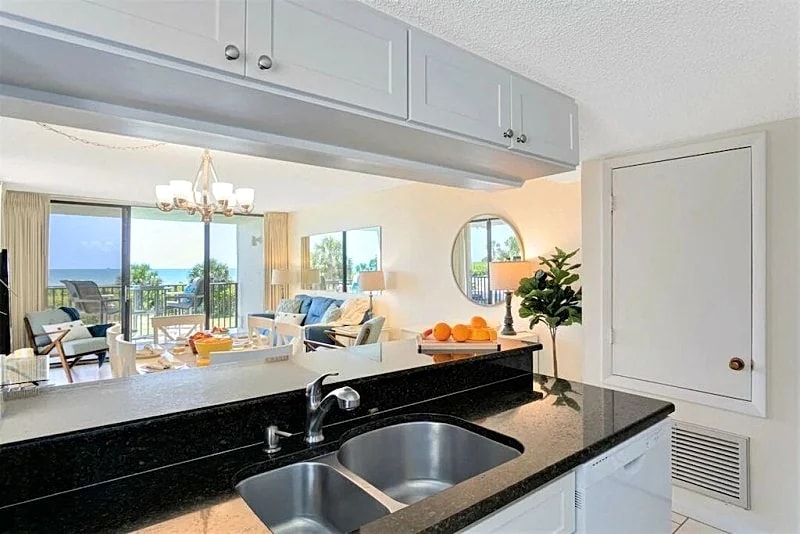 Bright & Beachy Oceanfront Condo w/ Corner Balcony in Cape Canaveral, Florida, United States — photo 5