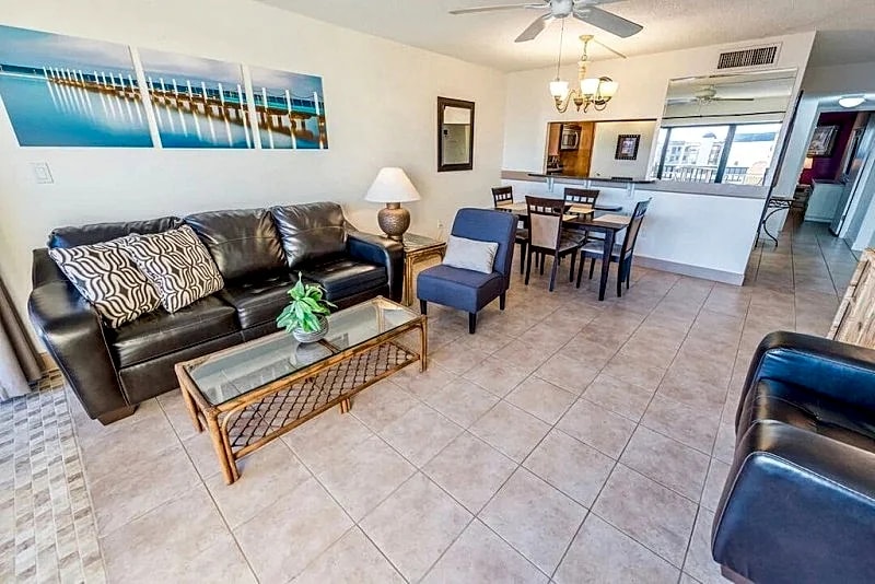 *PENTHOUSE – Beside Pier w/ Oceanfront Pool! - TOP LOCATION** in Cocoa Beach, Florida, United States — photo 4