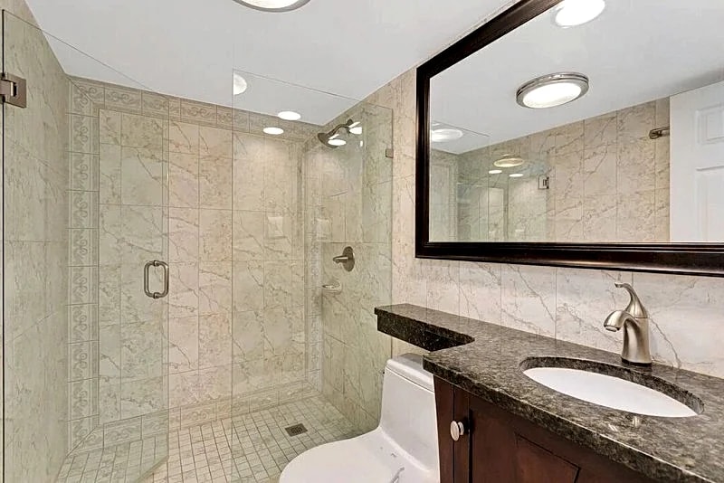 Direct Oceanfront - Beautifully updated - Excellent Oceanfront Views in Satellite Beach, Florida, United States — photo 4