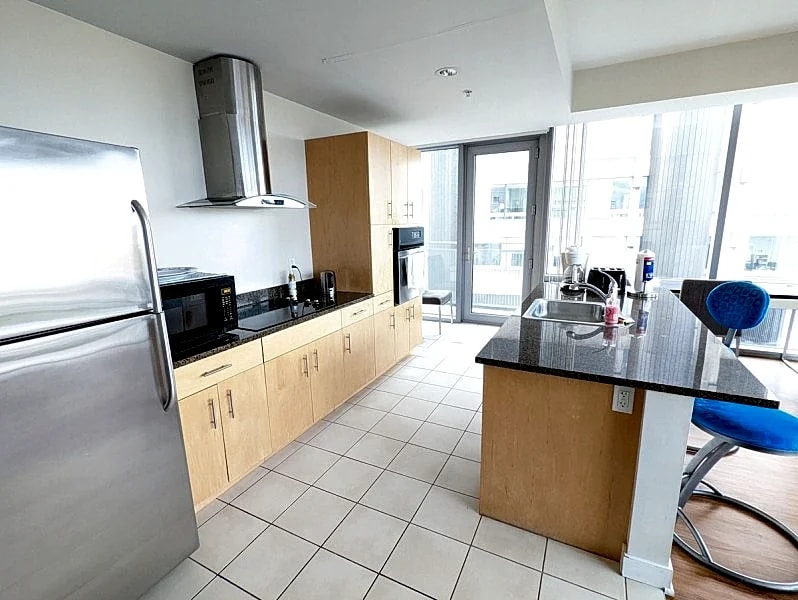 Comfortable 2BR/2BA by MGH, Ideal for Families, River Walk, Gym, Laundry in Unit in Boston, Massachusetts, United States — photo 3