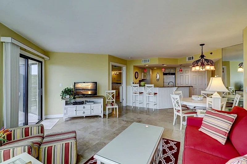 3527 Villamare has an upbeat, fun style with ocean views! in Hilton Head Island, South Carolina, United States — photo 5