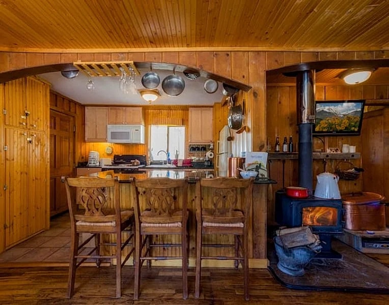 Tashi's cozy, romantic cabin in Leadville Colorado in Leadville, Colorado, United States — photo 4