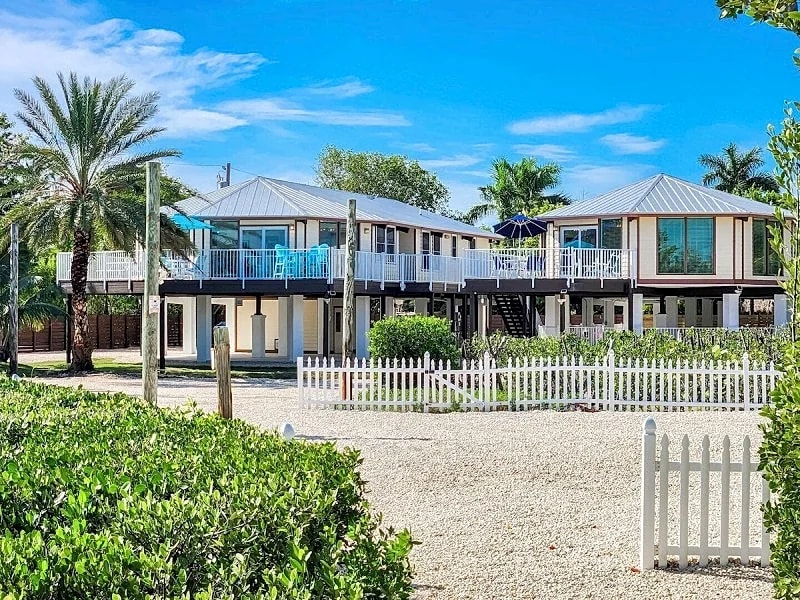 Frigate's Nest extraordinary 8BR/8BA w/ Dockage & Pvt pool in Little Torch Key, Florida, United States — photo 3
